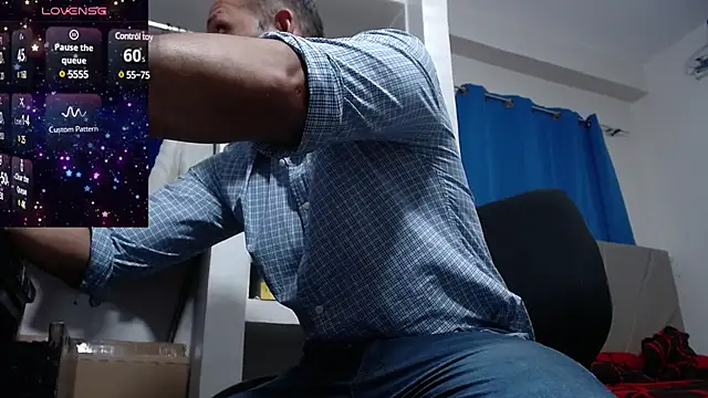 Snapshot of lewislamxxx_hot chatting on December 6, 2024, 12:12 am lewislamxxx hot online show from December 6, 2024, 12:12 am