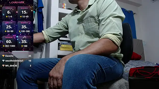 Snapshot of lewislamxxx_hot chatting on February 14, 2025, 12:09 am lewislamxxx hot online show from February 14, 2025, 12:09 am