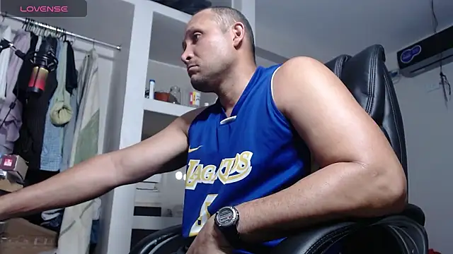 lewislamxxx hot online show from May 2, 2026, 11:10 pm