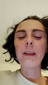 cleophee online show from November 25, 2025, 8:09 pm