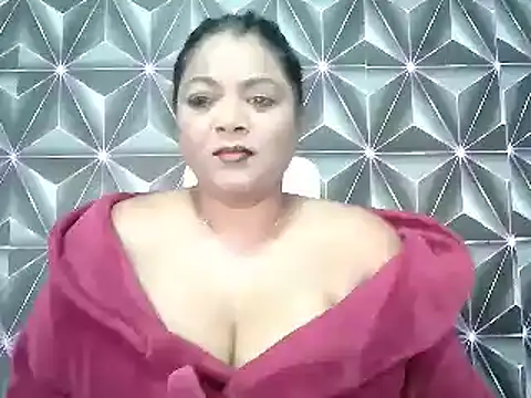 Snapshot of IndianDelia chatting on March 5, 2026, 4:08 am IndianDelia online show from March 5, 2026, 4:08 am