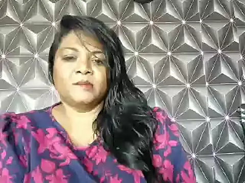 Snapshot of IndianDelia chatting on April 17, 2026, 6:05 am IndianDelia online show from April 17, 2026, 6:05 am