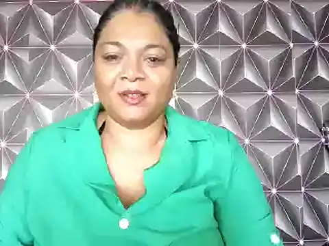 Snapshot of IndianDelia chatting on April 19, 2026, 7:29 am IndianDelia online show from April 19, 2026, 7:29 am