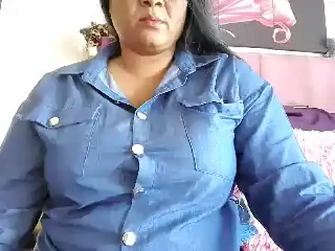Snapshot of IndianDelia chatting on May 22, 2026, 12:33 pm IndianDelia online show from May 22, 2026, 12:33 pm