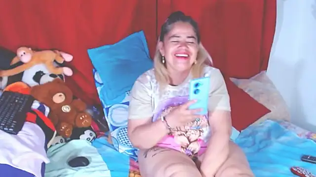 estrellita fugaz16x online show from October 22, 2025, 12:00 am
