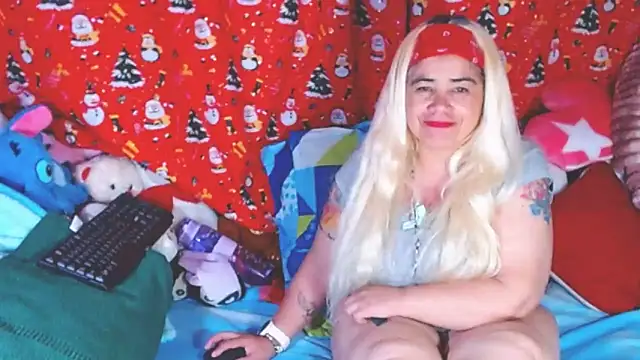 estrellita fugaz16x online show from February 15, 2026, 4:09 am