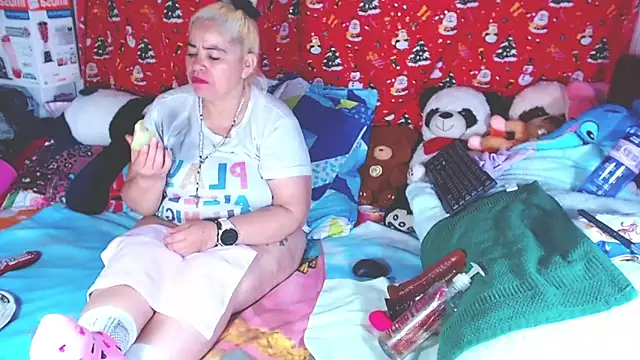 estrellita fugaz16x online show from March 18, 2026, 5:10 am