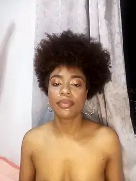Snapshot of thaimy_ chatting on October 16, 2025, 11:39 pm thaimy online show from October 16, 2025, 11:39 pm