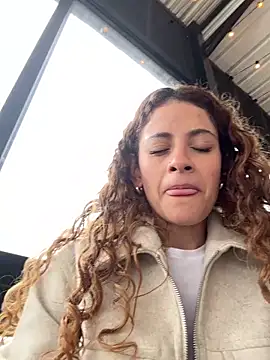 alana15 online show from February 1, 2026, 3:54 pm