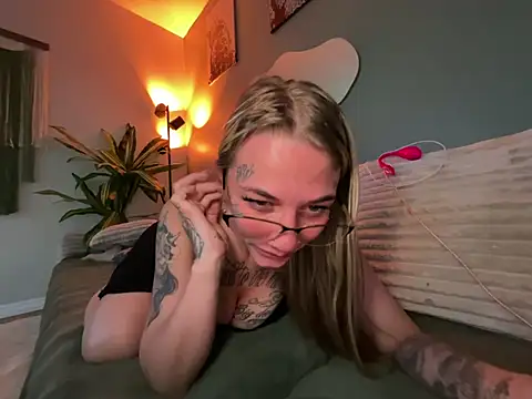 Snapshot of chloetease chatting on July 8, 2026, 3:00 am chloetease online show from July 8, 2026, 3:00 am