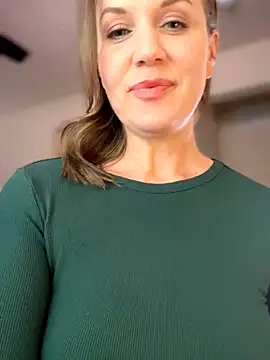 MaiseKnox online show from April 9, 2026, 6:24 pm