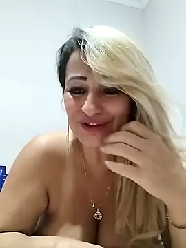 Snapshot of vivifernades chatting on January 28, 2025, 12:22 pm vivifernades online show from January 28, 2025, 12:22 pm