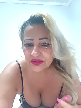 Snapshot of vivifernades chatting on November 7, 2025, 10:04 am vivifernades online show from November 7, 2025, 10:04 am