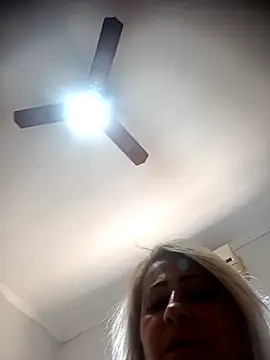 Snapshot of vivifernades chatting on February 21, 2026, 12:17 pm vivifernades online show from February 21, 2026, 12:17 pm