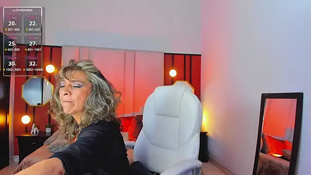 GraceElizabeth  online show from February 21, 2025, 9:11 pm