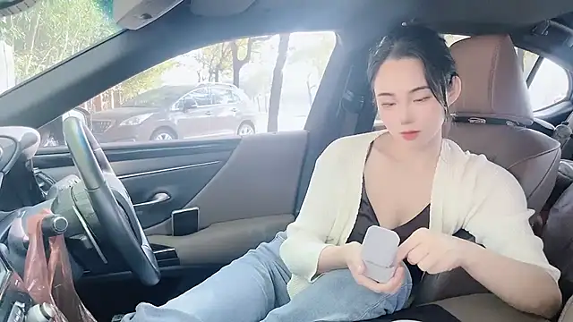 orla2021 online show from December 3, 2024, 12:24 am