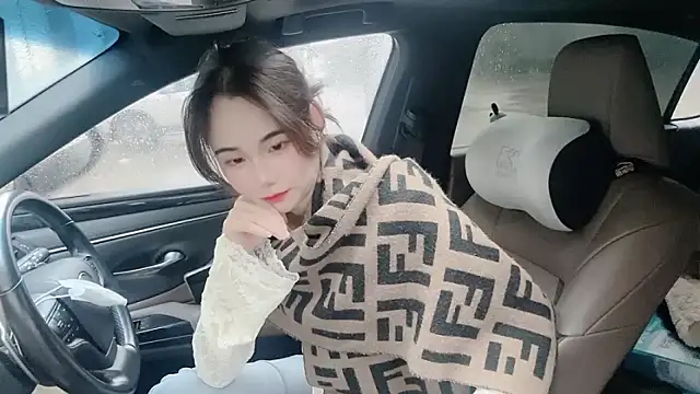 orla2021 online show from November 9, 2025, 12:31 am