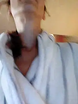 JoLeNe27 online show from September 16, 2025, 4:35 am