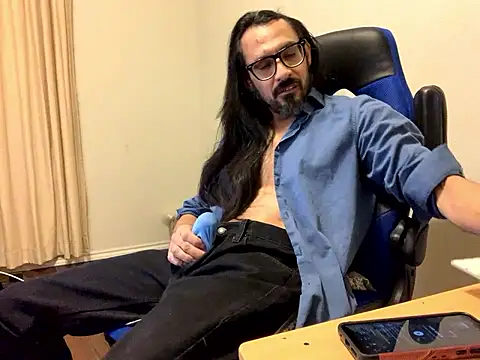 Youreherewithme online show from December 5, 2024, 1:14 am