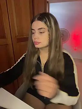 Miss valeriaa online show from March 10, 2026, 3:28 pm