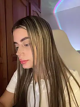 Miss valeriaa online show from July 9, 2026, 2:43 pm