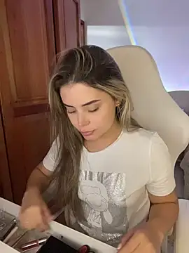 Miss valeriaa online show from July 18, 2026, 8:45 pm
