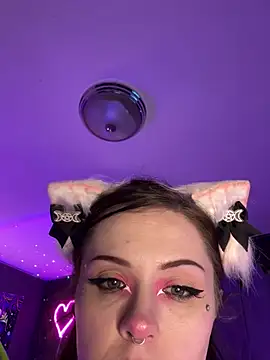 BlaizeyBBy online show from March 1, 2025, 2:02 pm