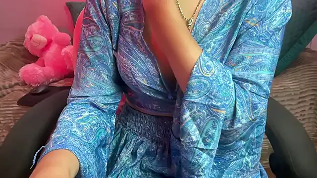 Queen Angelena online show from May 2, 2026, 12:59 am