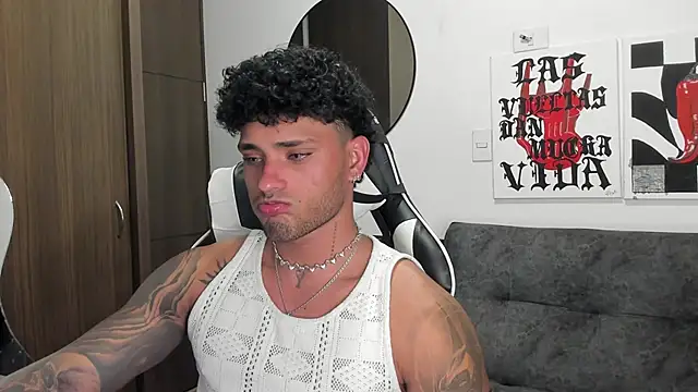 Alessandro Vanni online show from December 15, 2025, 2:38 am