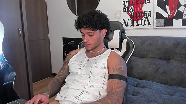 Alessandro Vanni online show from February 15, 2026, 6:59 pm