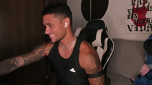 Snapshot of Alessandro_Vanni chatting on June 10, 2026, 3:50 am Alessandro Vanni online show from June 10, 2026, 3:50 am