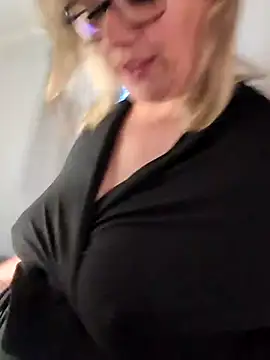 Canadian BBW online show from May 13, 2026, 9:33 pm