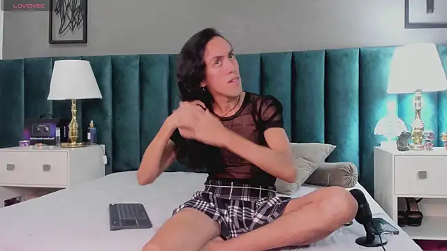 Snapshot of Karol_fenixx chatting on January 7, 2025, 2:42 am Karol fenixx online show from January 7, 2025, 2:42 am