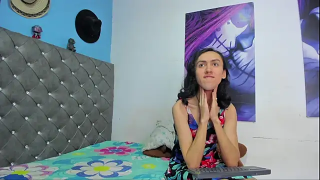 Snapshot of Karol_fenixx chatting on September 20, 2025, 11:28 pm Karol fenixx online show from September 20, 2025, 11:28 pm