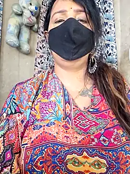 cute-tanvi online show from March 31, 2026, 1:40 am