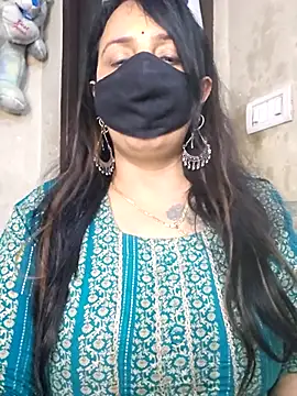 cute-tanvi online show from April 14, 2026, 1:17 pm