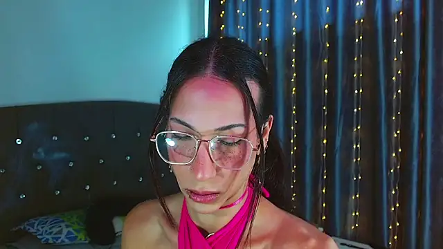 Kenisha Sweet online show from February 1, 2026, 2:04 pm