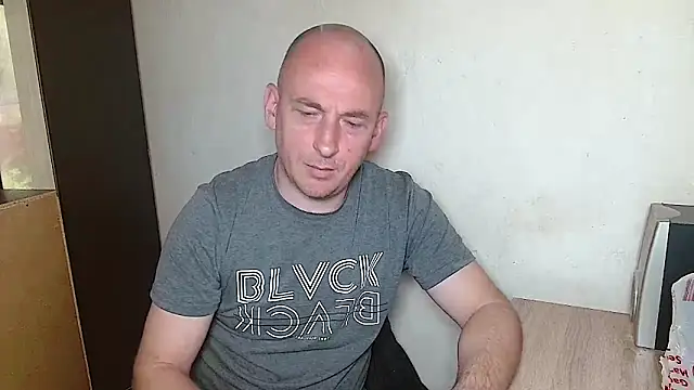 Snapshot of Johan___Barker chatting on April 21, 2026, 10:43 am Johan Barker online show from April 21, 2026, 10:43 am