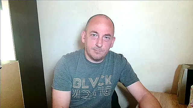 Snapshot of Johan___Barker chatting on April 24, 2026, 8:28 am Johan Barker online show from April 24, 2026, 8:28 am