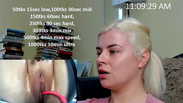 Snapshot of queenofthenighttt chatting on February 4, 2026, 10:10 am queenofthenighttt online show from February 4, 2026, 10:10 am