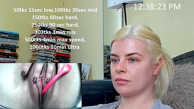 Snapshot of queenofthenighttt chatting on February 5, 2026, 11:37 am queenofthenighttt online show from February 5, 2026, 11:37 am