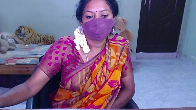 Snapshot of Novapol chatting on July 17, 2026, 6:24 pm Novapol online show from July 17, 2026, 6:24 pm