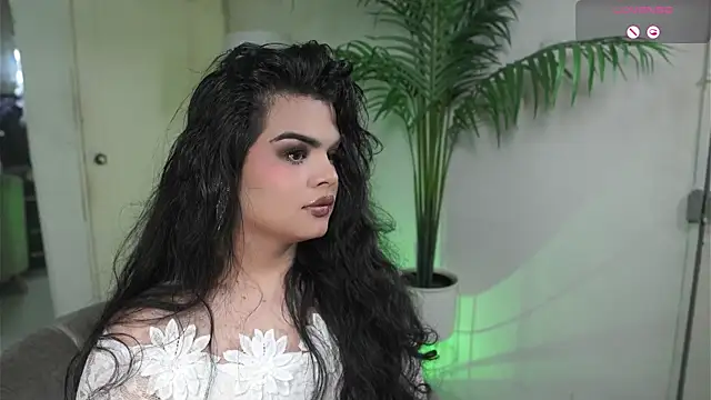 Snapshot of artechloe chatting on October 8, 2025, 6:49 pm artechloe online show from October 8, 2025, 6:49 pm