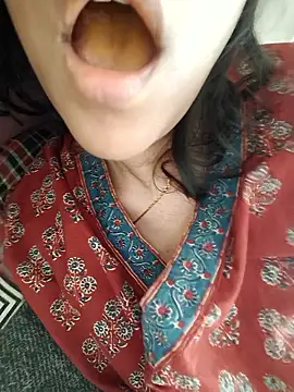 Snapshot of Lavanya_Shah chatting on April 4, 2026, 6:44 am Lavanya Shah online show from April 4, 2026, 6:44 am
