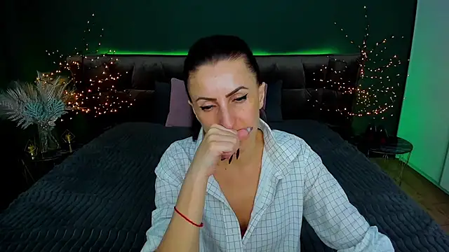 Rebecca Diamond online show from March 5, 2025, 3:29 pm