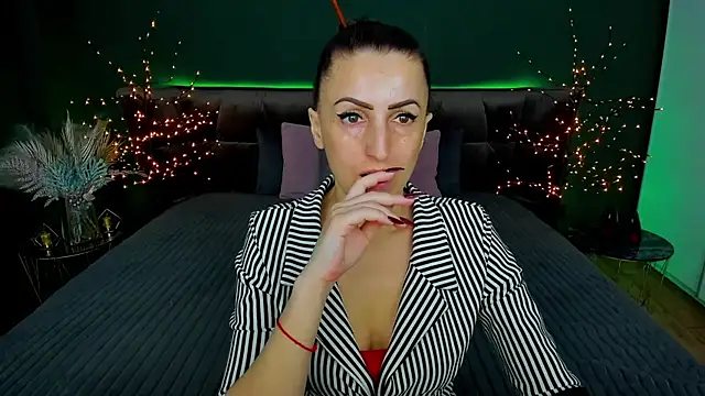 Rebecca Diamond online show from March 16, 2025, 6:20 am