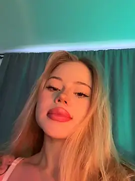 curchez  online show from February 11, 2025, 9:14 pm