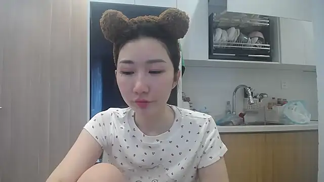 Asiagirll online show from May 24, 2026, 2:16 am