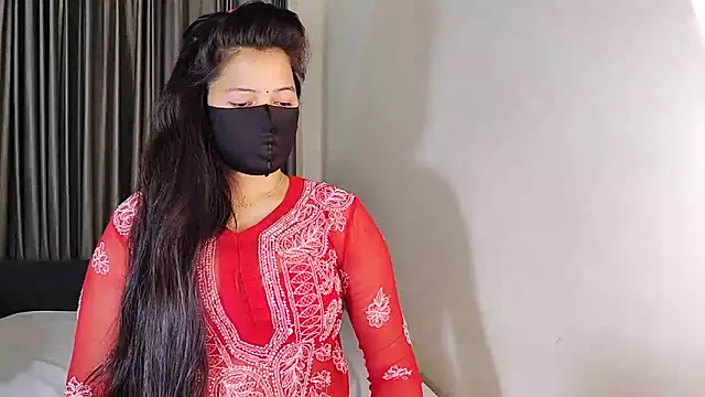 YourLovelyQueen online show from January 14, 2025, 7:21 pm