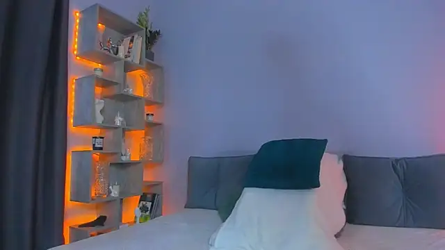 Snapshot of ClockworkLady chatting on June 6, 2026, 2:05 am ClockworkLady online show from June 6, 2026, 2:05 am
